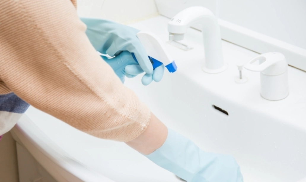 天然浴室清潔方法