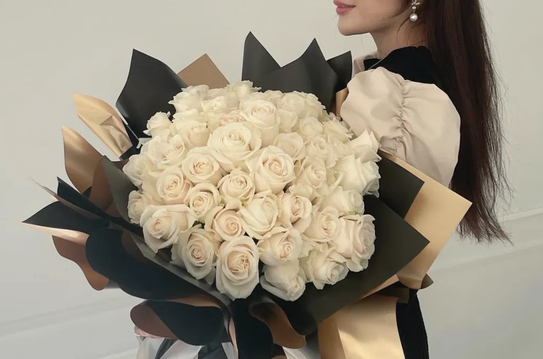 男生收花反應 男生收花反應