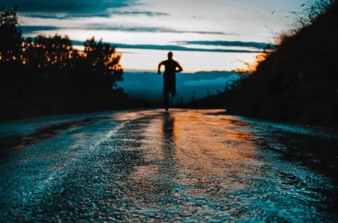 夢見被陌生人追 心理