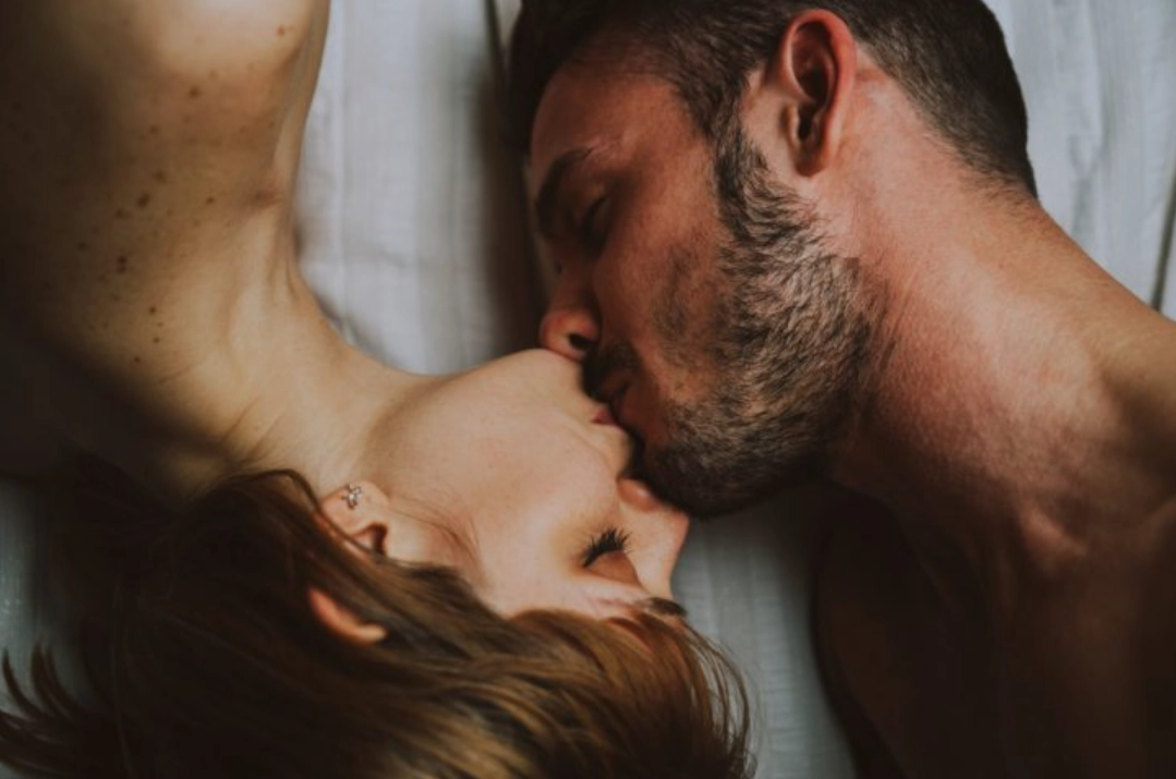 發生關係後交往