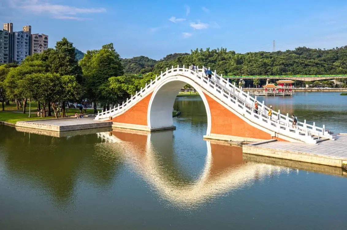 大湖一日遊全攻略：行程規劃、必訪景點與在地美食指南