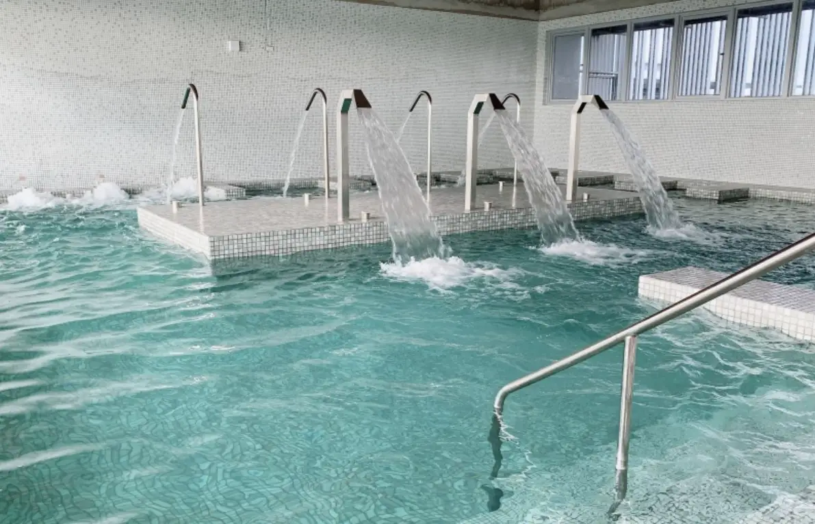 台南飯店游泳池