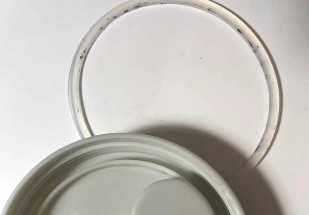 矽膠發霉漂白水