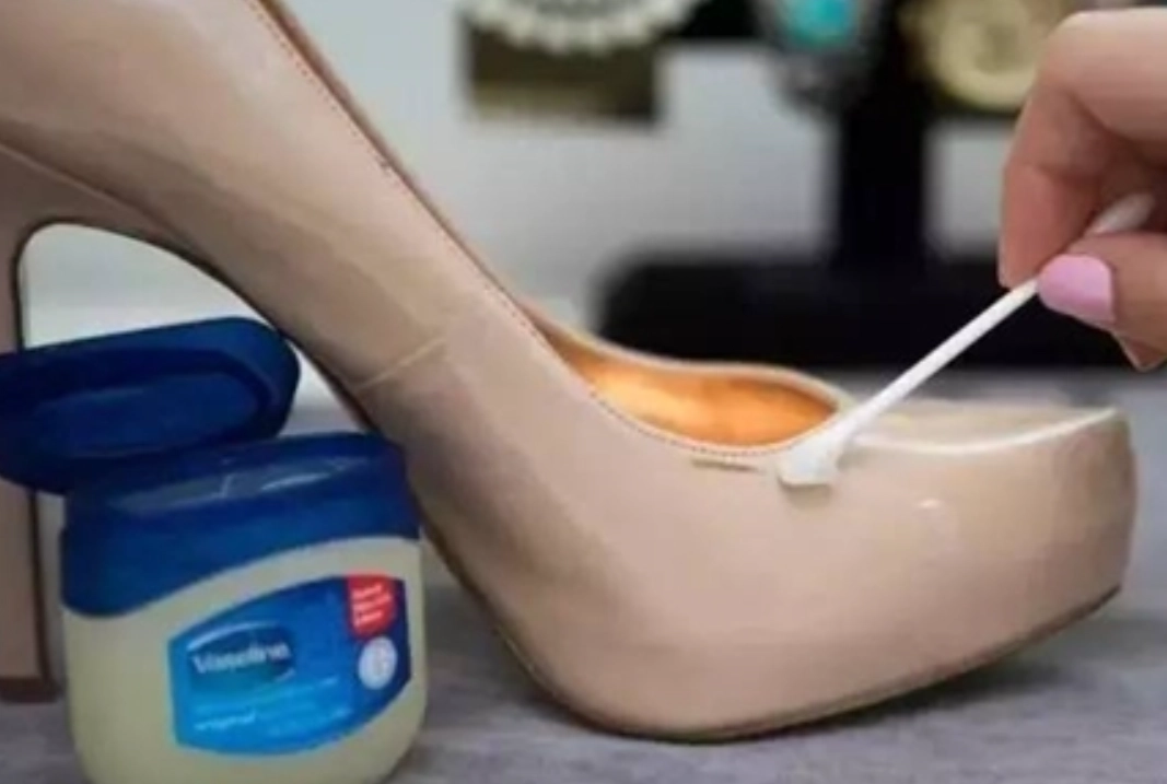 凡士林清潔皮鞋