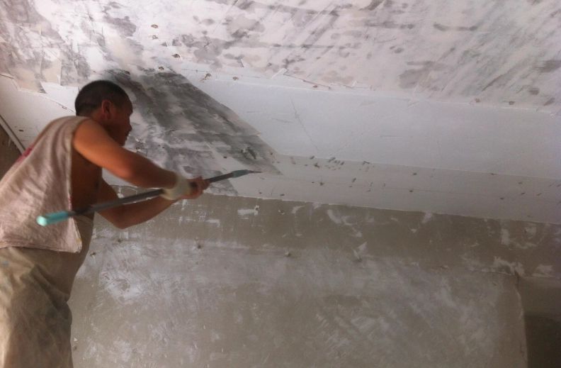 天花板掉粉塵原因