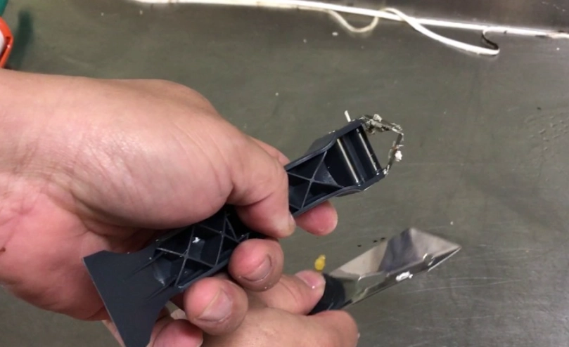 去除矽利康殘膠