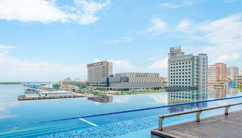 無邊際泳池飯店