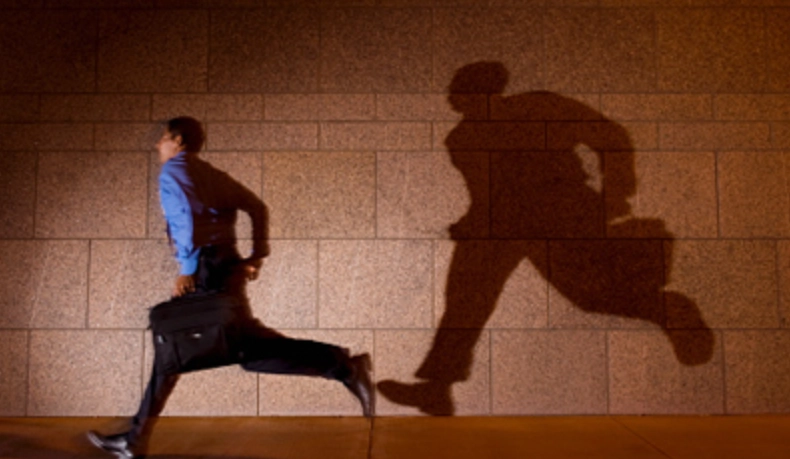 夢到被追著跑 意思