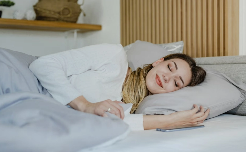 當你夢到一個人：夢境背後的深層心理意義與實用解析指南