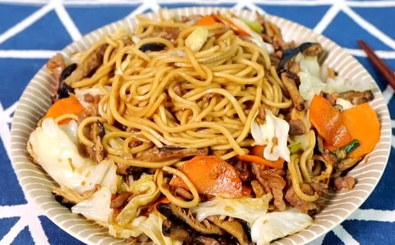 一碗炒麵熱量