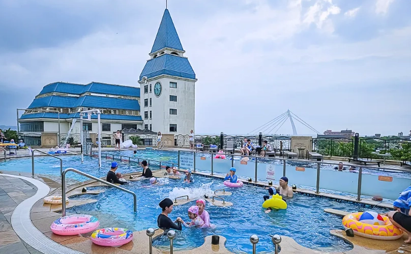 親子泳池飯店