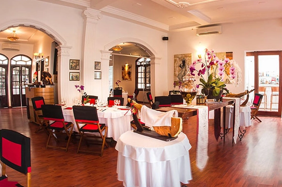 胡志明法式餐廳