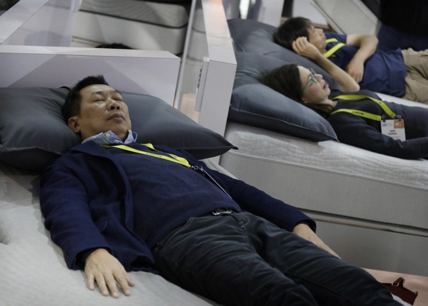 睡眠癱瘓症原因