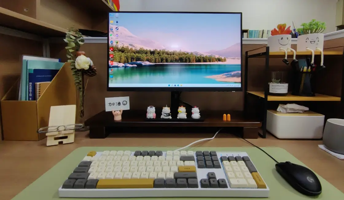 辦公桌佈置