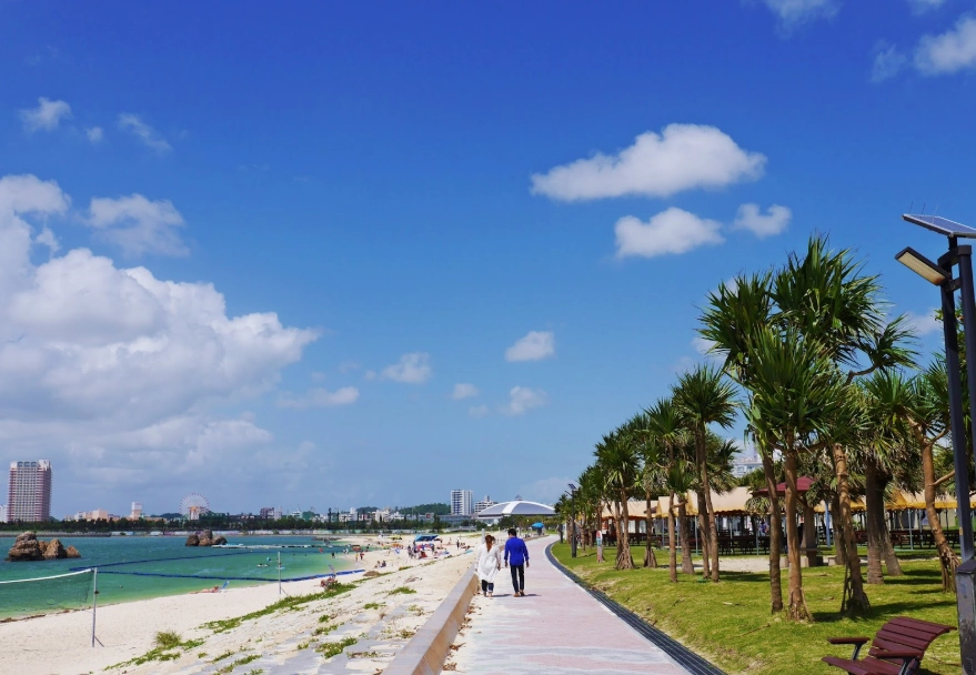 沖繩海灘游泳期間