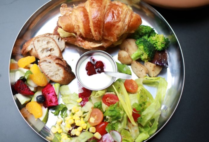 異國料理自助餐