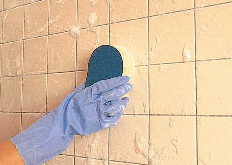 浴室霉斑如何去除 浴室霉斑如何去除