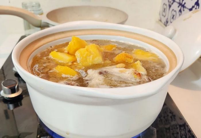 新鮮鳳梨煮湯