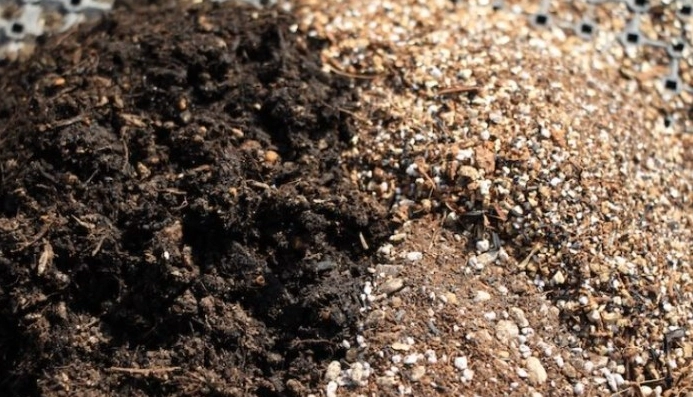 土壤白色顆粒處理