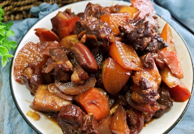 红烧羊肉放什么调料？完整调料清单与烹饪秘诀大公开