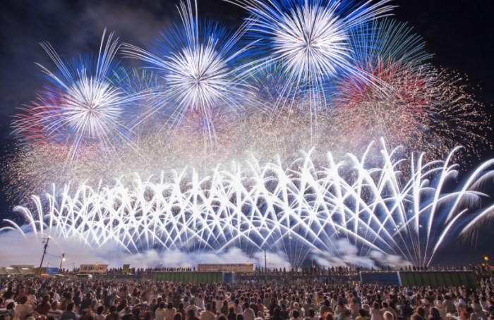 大曲の花火 時間 大曲の花火 時間
