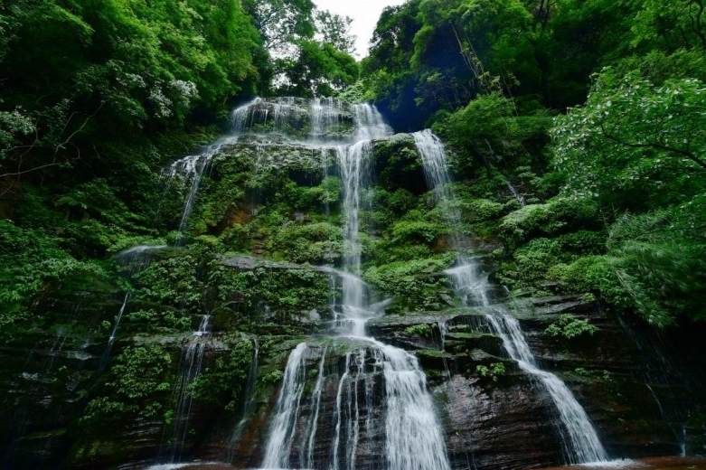 南仁瀑布