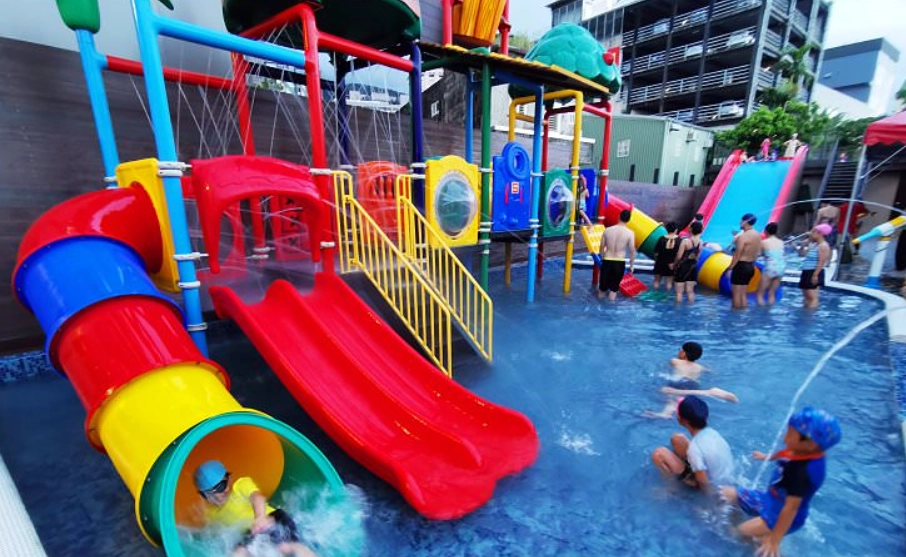 家庭旅遊溫水泳池