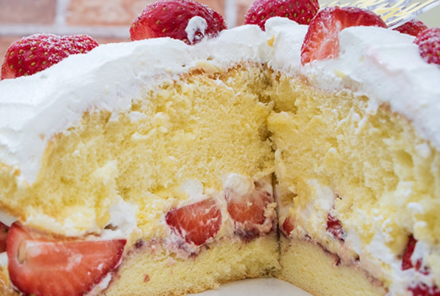 三重草莓蛋糕
