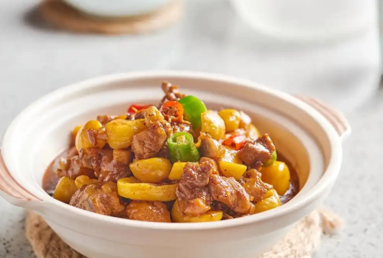 洋蔥栗子炆雞 做法