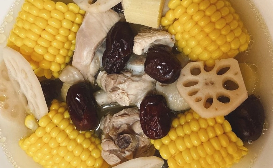 蓮藕玉米雞湯 食譜