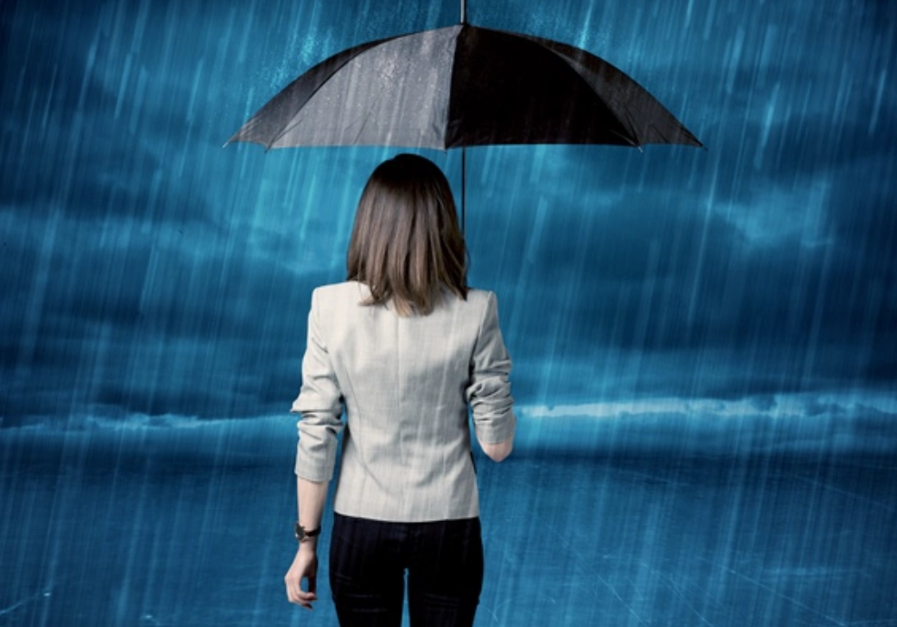 夢境下雨撐傘意義