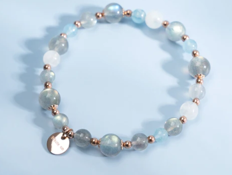 灰月光拉長石作用