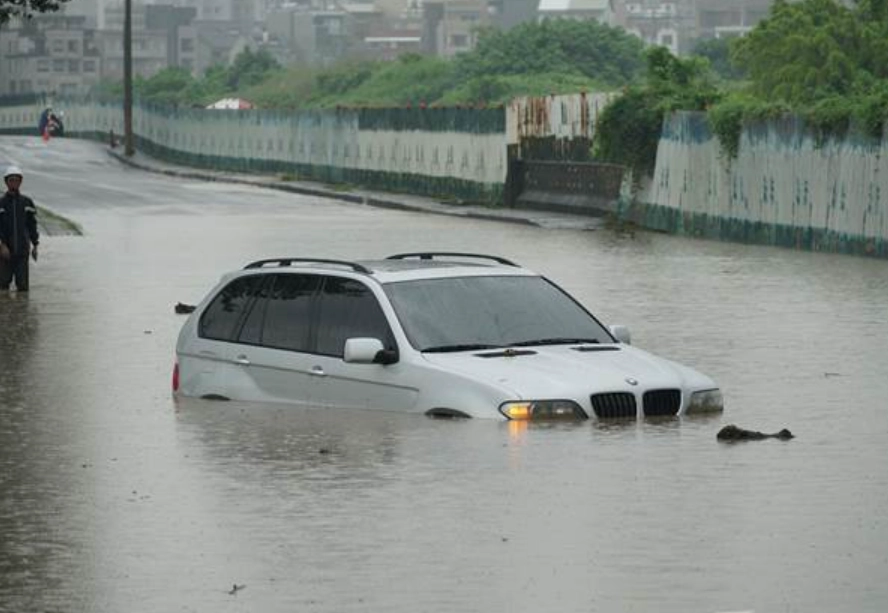 馬路淹水夢境解析