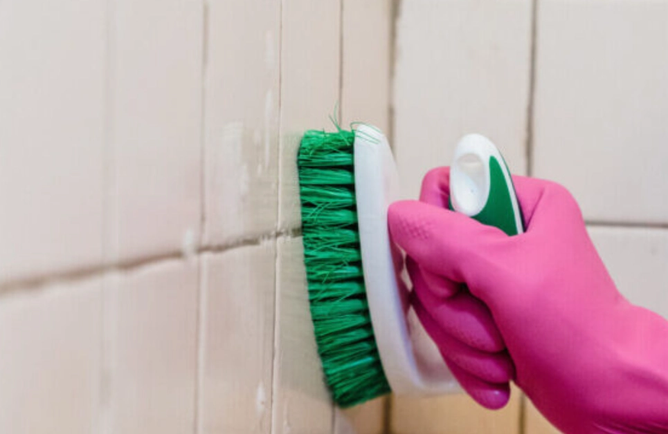 浴室磁磚水垢清除