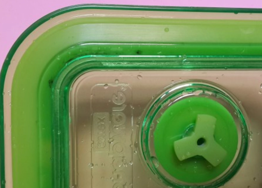 如何清潔發霉塑膠