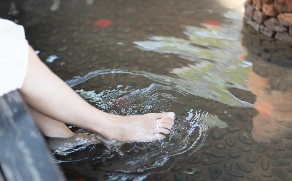 夢見水浸腳解夢