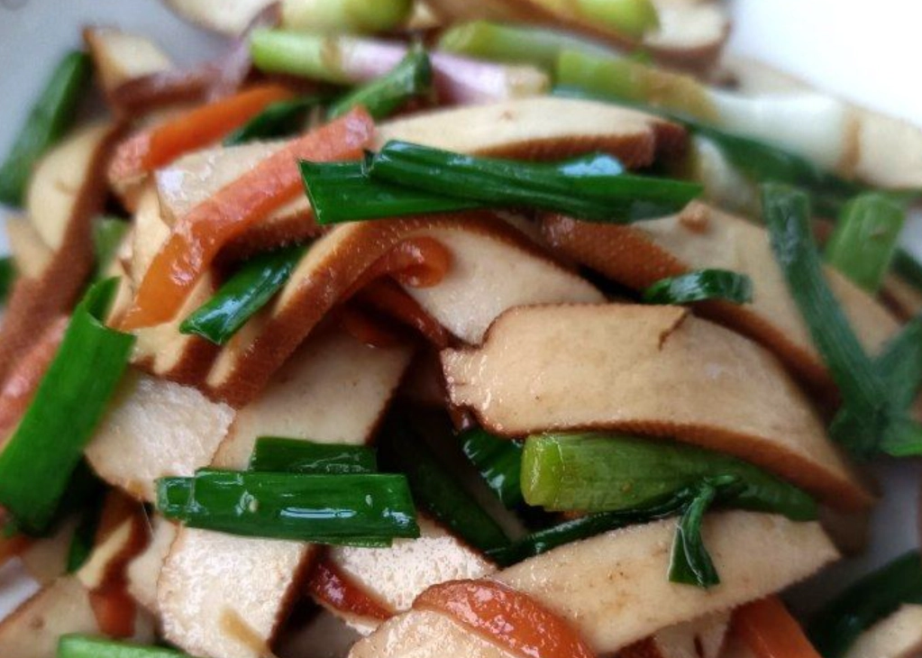 蒜苗炒豆干做法