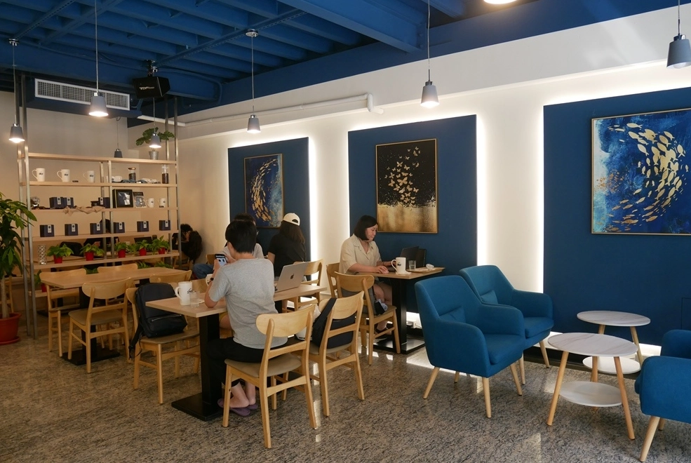 捷運站附近咖啡店