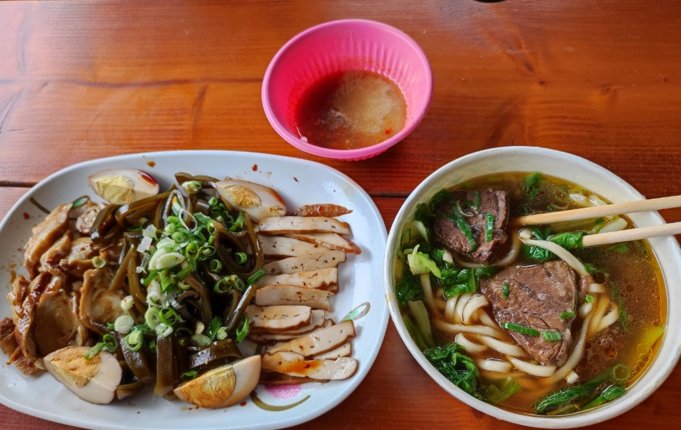 金崙車站附近小吃