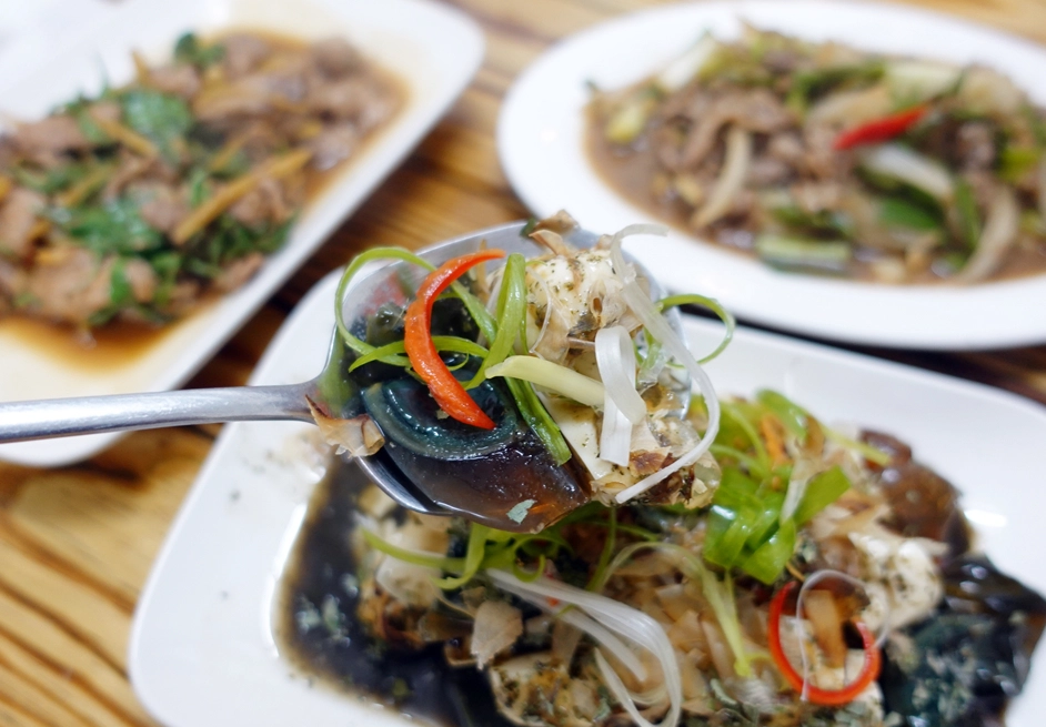 金崙車站附近美食