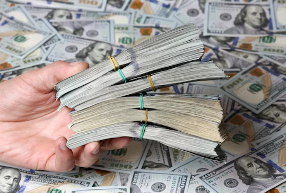 夢見很多鈔票心理分析：從撿錢到數錢的財運啟示全解