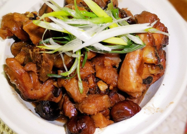 蠔油芋頭炆雞