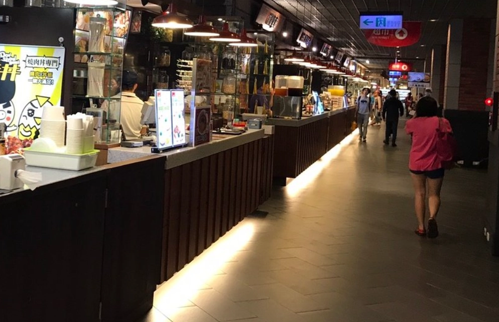 高雄三多新光三越美食街