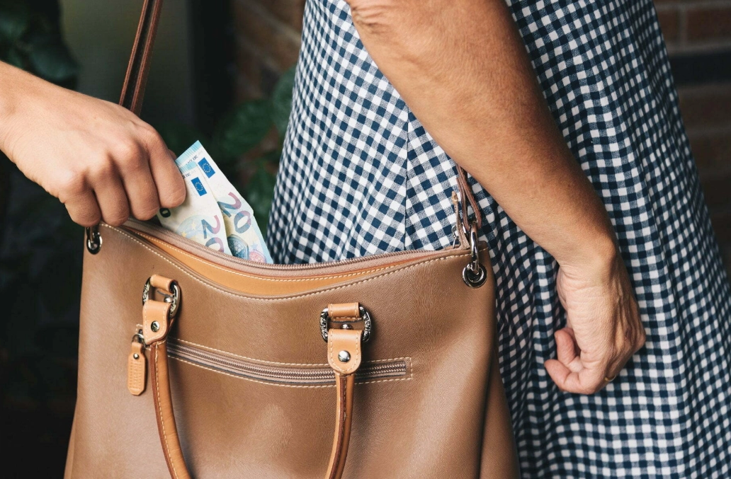 夢見錢被偷代表什麼意思 夢見錢被偷代表什麼意思