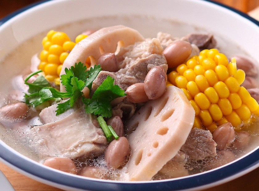蓮藕玉米雞湯