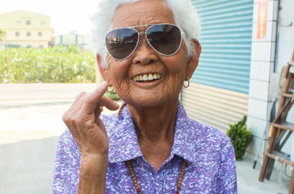 夢到過世的阿嬤對我笑