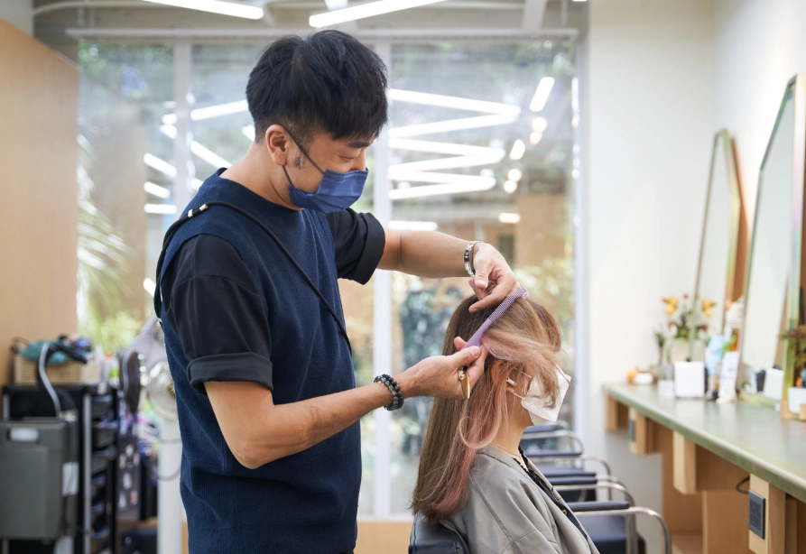 夢見去理髮店剪頭髮