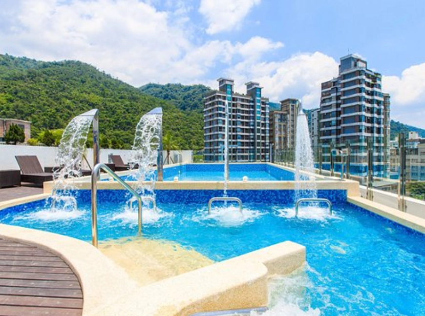 桃園溫水游泳池飯店