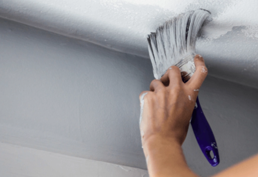 浴室天花板油漆全攻略：抓漏防黴到完美完工，專家教你避開90%新手會犯的錯