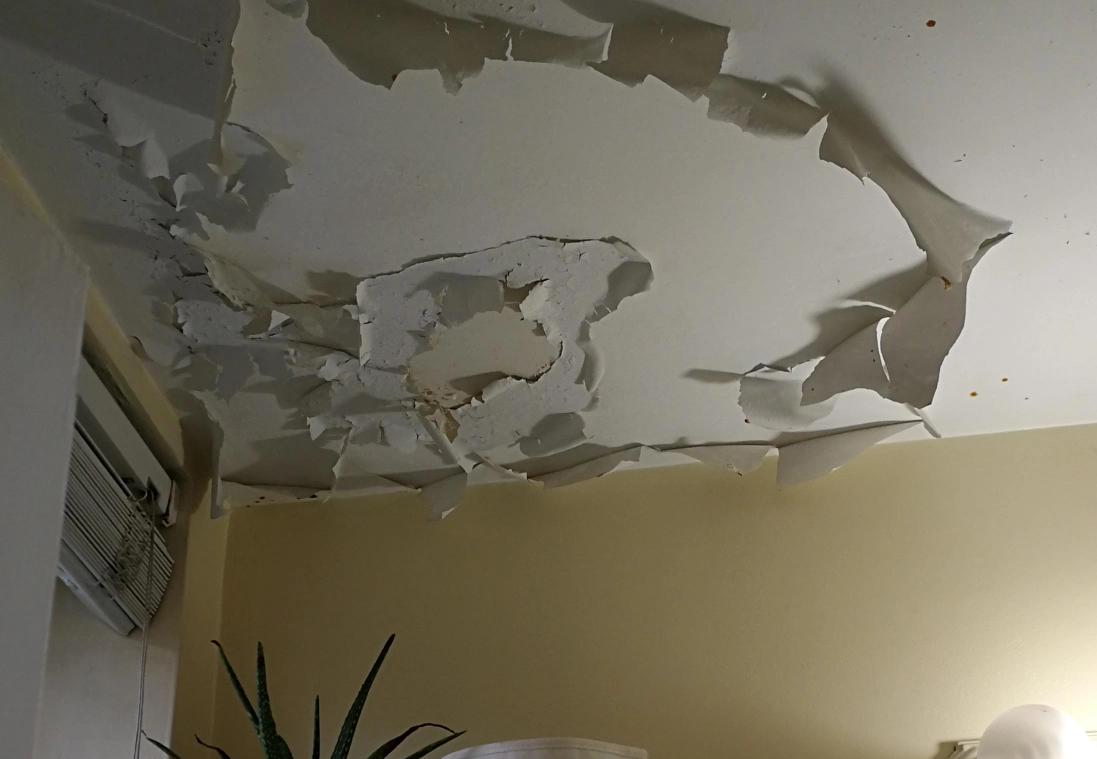 浴室天花板油漆DIY